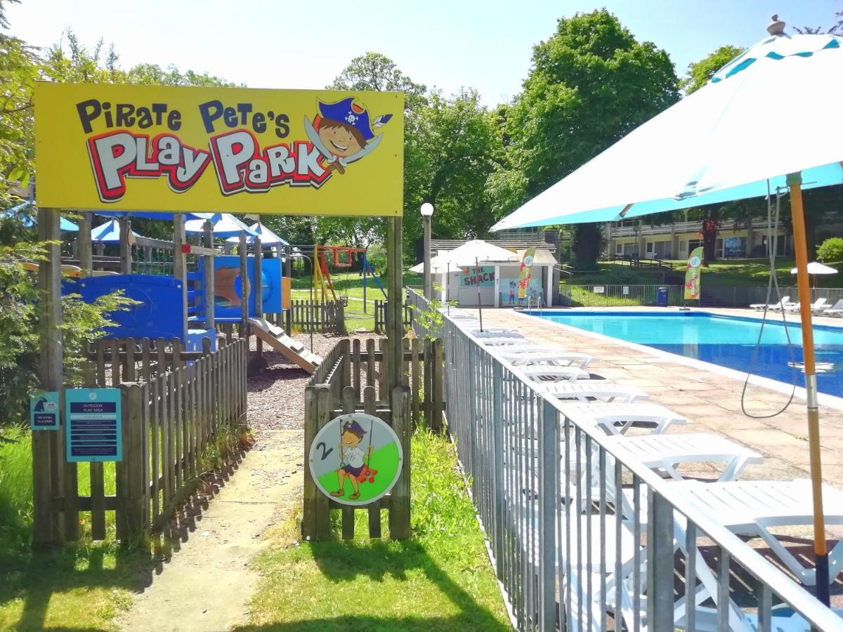 Cornwall Family Friendly Villa With Free Use Of Pool, Soft Play, Mini Golf, Tennis, Gym, Fitness Classes, Sauna And Ice Baths New Quay Zewnętrze zdjęcie